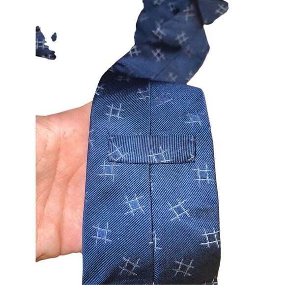 Paul Stuart Navy Tick Tack Toe Print 100% Silk Handmade Neck Tie - Picture 3 of 6